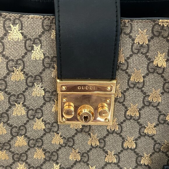 GUCCI GG Supreme Bee Padlock Tote, Medium - Picture 12 of 16